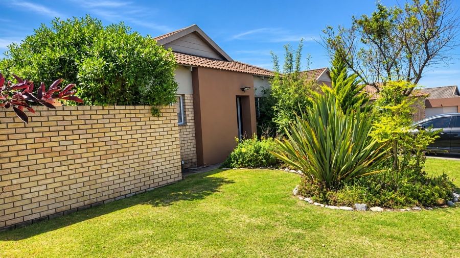 2 Bedroom Property for Sale in Mooikloof Country Estate Western Cape